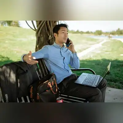 董新月